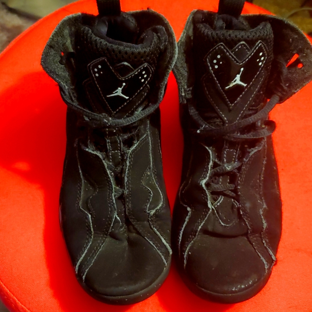 Kids 1y Jordans